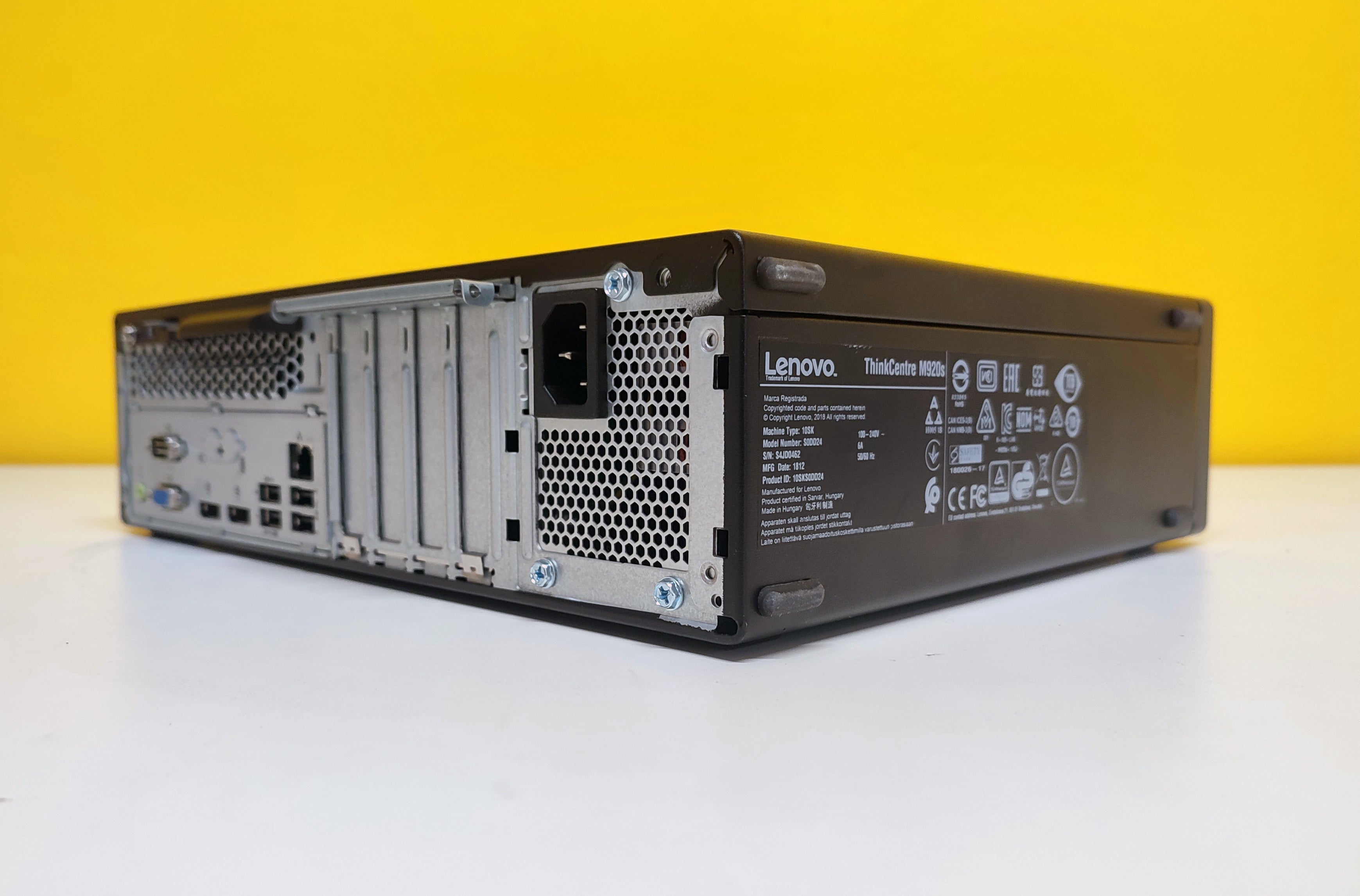 Lenovo ThinkCentre M920s SFF Lenovo ThinkCentre M920s SFF